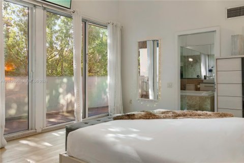 Villa ou maison à louer à Miami, Floride: 4 chambres, 192.77 m2 № 2084827 - photo 30