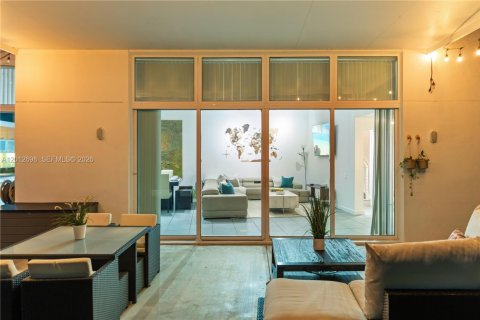 Villa ou maison à louer à Miami, Floride: 4 chambres, 192.77 m2 № 2084827 - photo 26