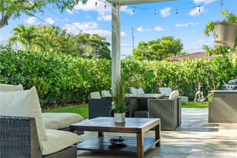 Villa ou maison à louer à Miami, Floride: 4 chambres, 192.77 m2 № 2084827 - photo 22