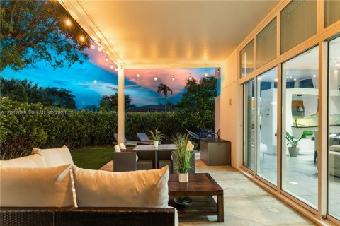 Villa ou maison à louer à Miami, Floride: 4 chambres, 192.77 m2 № 2084827 - photo 21