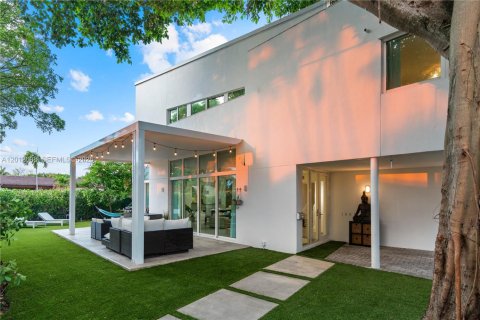 Villa ou maison à louer à Miami, Floride: 4 chambres, 192.77 m2 № 2084827 - photo 19