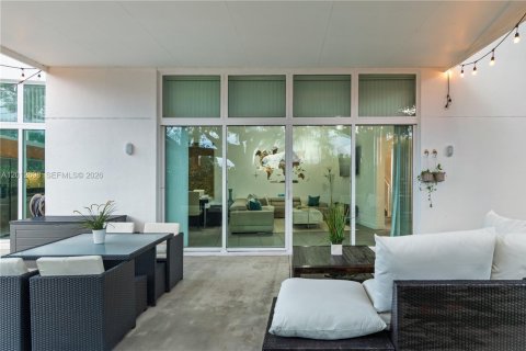 Villa ou maison à louer à Miami, Floride: 4 chambres, 192.77 m2 № 2084827 - photo 24