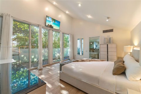 Villa ou maison à louer à Miami, Floride: 4 chambres, 192.77 m2 № 2084827 - photo 29