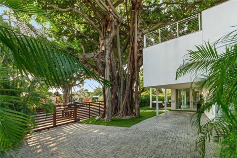 Villa ou maison à Miami, Floride 4 chambres, 192.77 m2 № 2084827