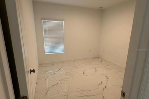 House in Davenport, Florida 5 bedrooms, 220.27 sq.m. № 1844602 - photo 5