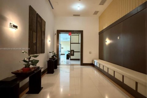 Снять в аренду кондоминиум в Майами, Флорида 37.16м2, № 1951636 - фото 24