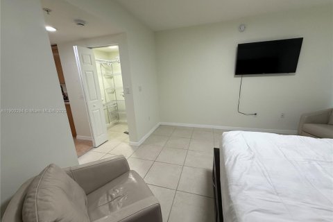 Снять в аренду кондоминиум в Майами, Флорида 37.16м2, № 1951636 - фото 6