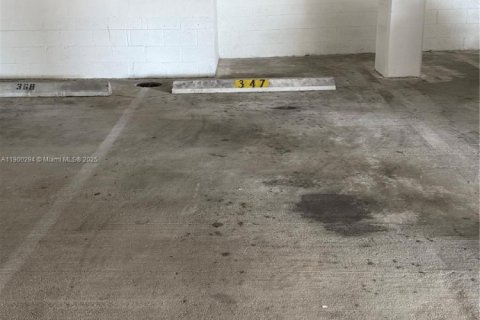 Снять в аренду кондоминиум в Майами, Флорида 37.16м2, № 1951636 - фото 16