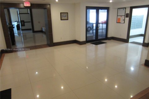 Снять в аренду кондоминиум в Майами, Флорида 37.16м2, № 1951636 - фото 26