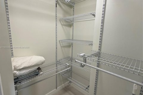 Снять в аренду кондоминиум в Майами, Флорида 37.16м2, № 1951636 - фото 7