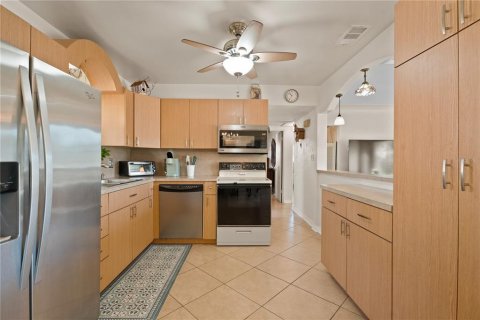 House in Saint Petersburg, Florida 2 bedrooms, 97.27 sq.m. № 1579179 - photo 7