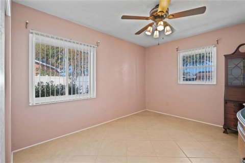 House in Saint Petersburg, Florida 2 bedrooms, 97.27 sq.m. № 1579179 - photo 17