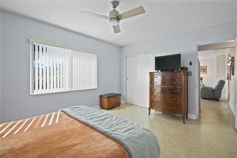 House in Saint Petersburg, Florida 2 bedrooms, 97.27 sq.m. № 1579179 - photo 15
