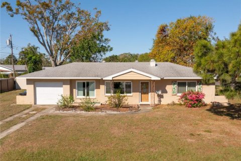 House in Saint Petersburg, Florida 2 bedrooms, 97.27 sq.m. № 1579179 - photo 6