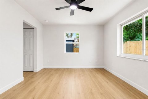 House in Spring Hill, Florida 3 bedrooms, 132.48 sq.m. № 2095521 - photo 21