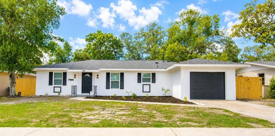 House in Spring Hill, Florida 3 bedrooms, 132.48 sq.m. № 2095521