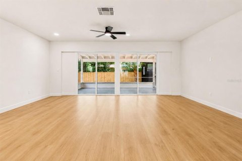 House in Spring Hill, Florida 3 bedrooms, 132.48 sq.m. № 2095521 - photo 7