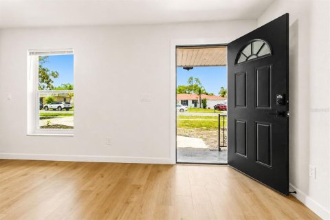 House in Spring Hill, Florida 3 bedrooms, 132.48 sq.m. № 2095521 - photo 3