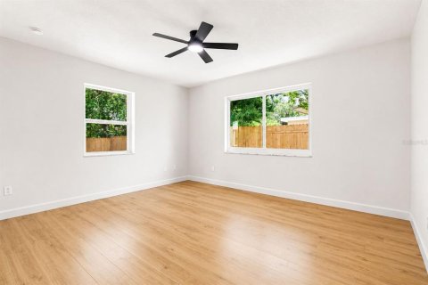 House in Spring Hill, Florida 3 bedrooms, 132.48 sq.m. № 2095521 - photo 18