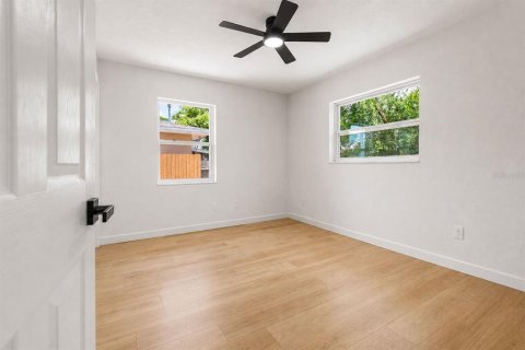 House in Spring Hill, Florida 3 bedrooms, 132.48 sq.m. № 2095521 - photo 27