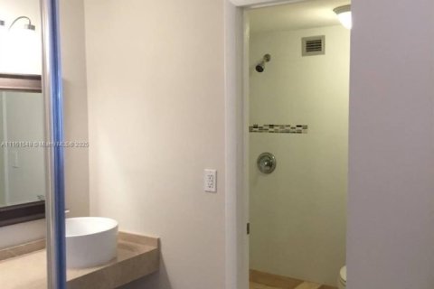 Снять в аренду кондоминиум в Холливуд, Флорида 2 спальни, 119.94м2, № 1959408 - фото 14