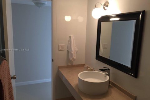Снять в аренду кондоминиум в Холливуд, Флорида 2 спальни, 119.94м2, № 1959408 - фото 10