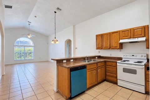 Villa ou maison à louer à Kissimmee, Floride: 4 chambres, 159.79 m2 № 2431887 - photo 9