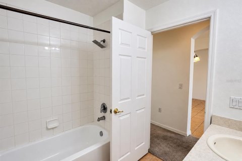 Villa ou maison à louer à Kissimmee, Floride: 4 chambres, 159.79 m2 № 2431887 - photo 18