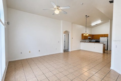 Villa ou maison à louer à Kissimmee, Floride: 4 chambres, 159.79 m2 № 2431887 - photo 4