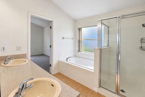 Villa ou maison à louer à Kissimmee, Floride: 4 chambres, 159.79 m2 № 2431887 - photo 19