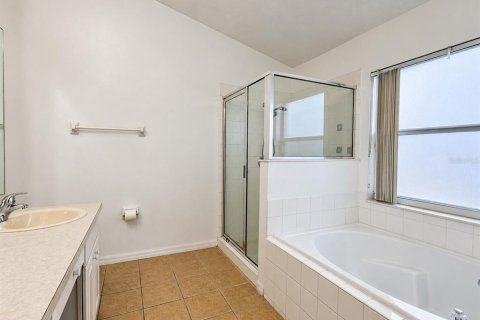 Villa ou maison à louer à Kissimmee, Floride: 4 chambres, 159.79 m2 № 2431887 - photo 8