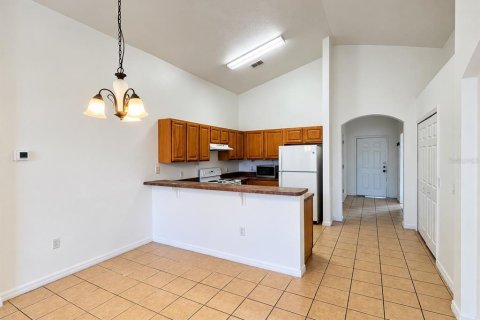 Villa ou maison à louer à Kissimmee, Floride: 4 chambres, 159.79 m2 № 2431887 - photo 12