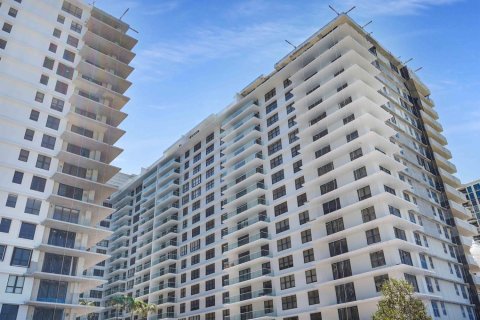 Condominio en alquiler en Bal Harbour, Florida, 2 dormitorios, 156.82 m2 № 1226689 - foto 1