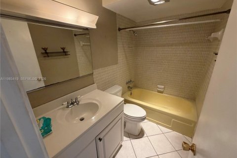 Condominio en venta en Hallandale Beach, Florida, 2 dormitorios, 95.41 m2 № 2056095 - foto 8