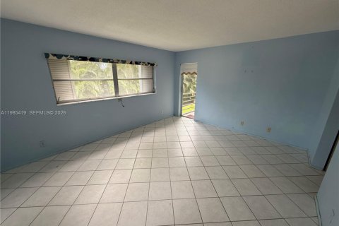 Condominio en venta en Hallandale Beach, Florida, 2 dormitorios, 95.41 m2 № 2056095 - foto 9