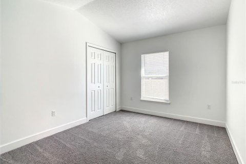 House in Poinciana, Florida 4 bedrooms, 164.25 sq.m. № 2391520 - photo 28