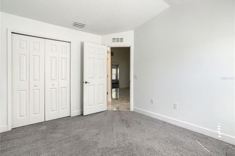 House in Poinciana, Florida 4 bedrooms, 164.25 sq.m. № 2391520 - photo 26