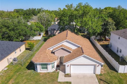 House in Poinciana, Florida 4 bedrooms, 164.25 sq.m. № 2391520 - photo 5