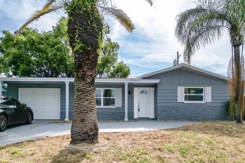 House in Holiday, Florida 2 bedrooms, 78.78 sq.m. № 1868880 - photo 1