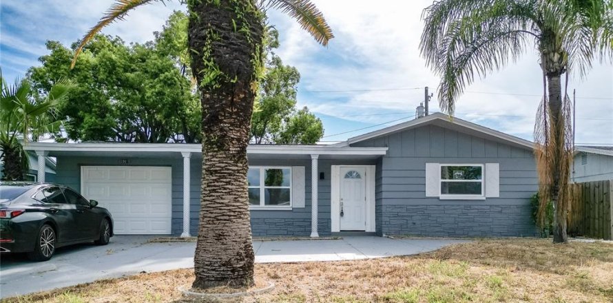 House in Holiday, Florida 2 bedrooms, 78.78 sq.m. № 1868880