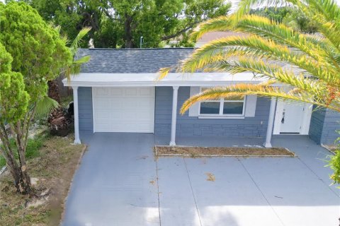 House in Holiday, Florida 2 bedrooms, 78.78 sq.m. № 1868880 - photo 2
