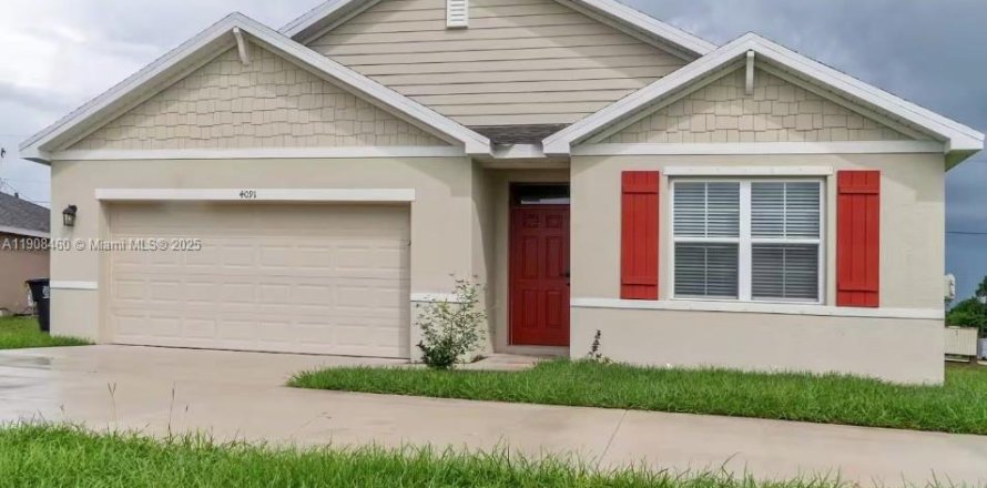 Дом в Порт-Сент-Луси, Флорида 4 спальни, 178м2 № 1969499