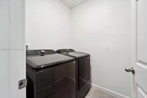 Купить виллу или дом в Порт-Сент-Луси, Флорида 4 спальни, 178м2, № 1969499 - фото 7