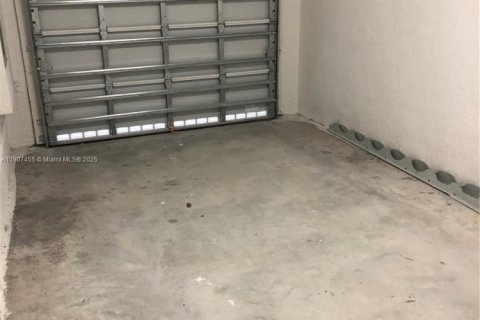 Купить таунхаус в Хомстед, Флорида 3 спальни, 123.65м2, № 1967834 - фото 16