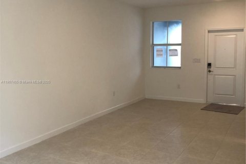 Купить таунхаус в Хомстед, Флорида 3 спальни, 123.65м2, № 1967834 - фото 3