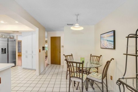 House in Seffner, Florida 4 bedrooms, 178.74 sq.m. № 1758137 - photo 17
