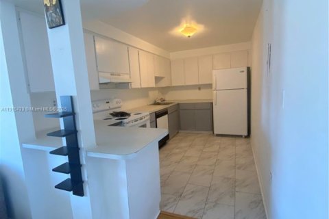 Condo in Miami Beach, Florida, 1 bedroom  № 1971594 - photo 3