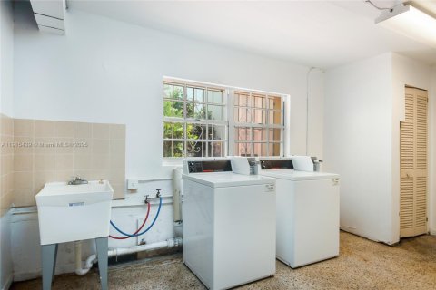 Condo in Miami Beach, Florida, 1 bedroom  № 1971594 - photo 8