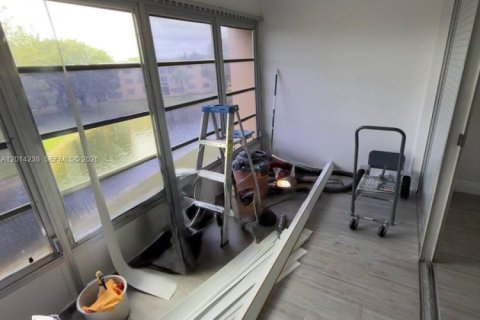 Condominio en venta en Tamarac, Florida, 2 dormitorios № 2076408 - foto 14