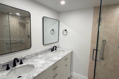 Condominio en venta en Tamarac, Florida, 2 dormitorios № 2076408 - foto 8